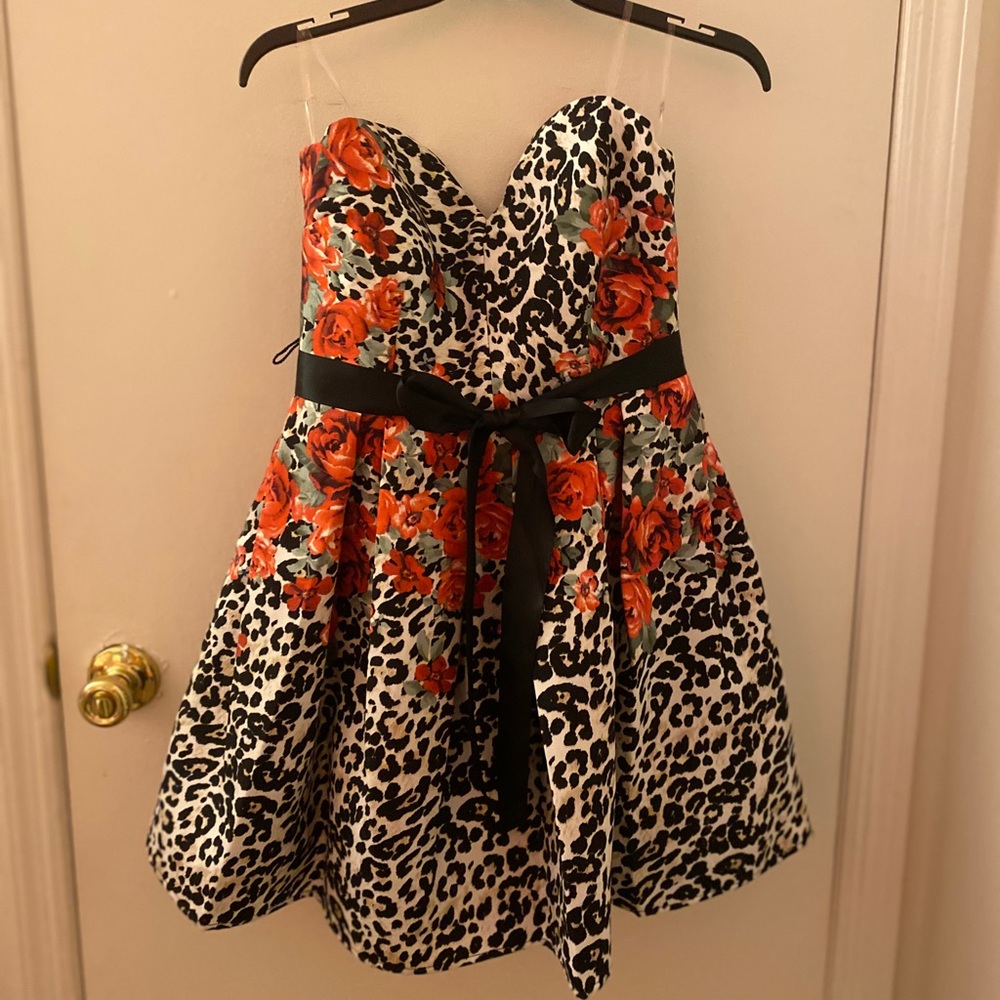 NWT Macy’s Strapless Formal Dress